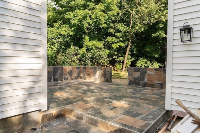 177 Hartford Ave E, Uxbridge, MA 01569