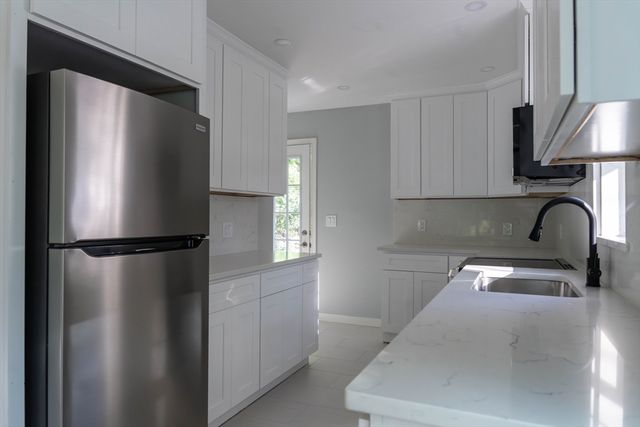 177 Hartford Ave E, Uxbridge, MA 01569