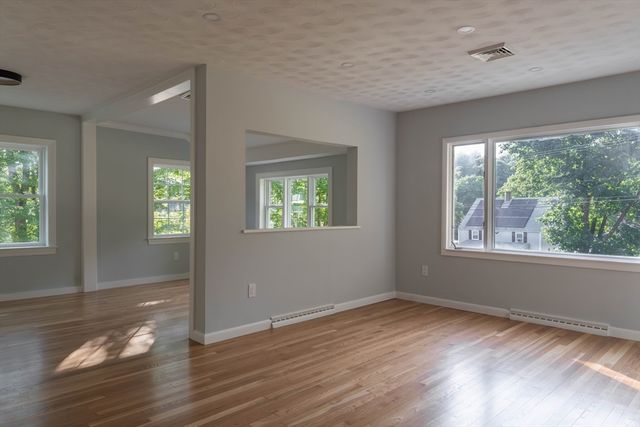 177 Hartford Ave E, Uxbridge, MA 01569
