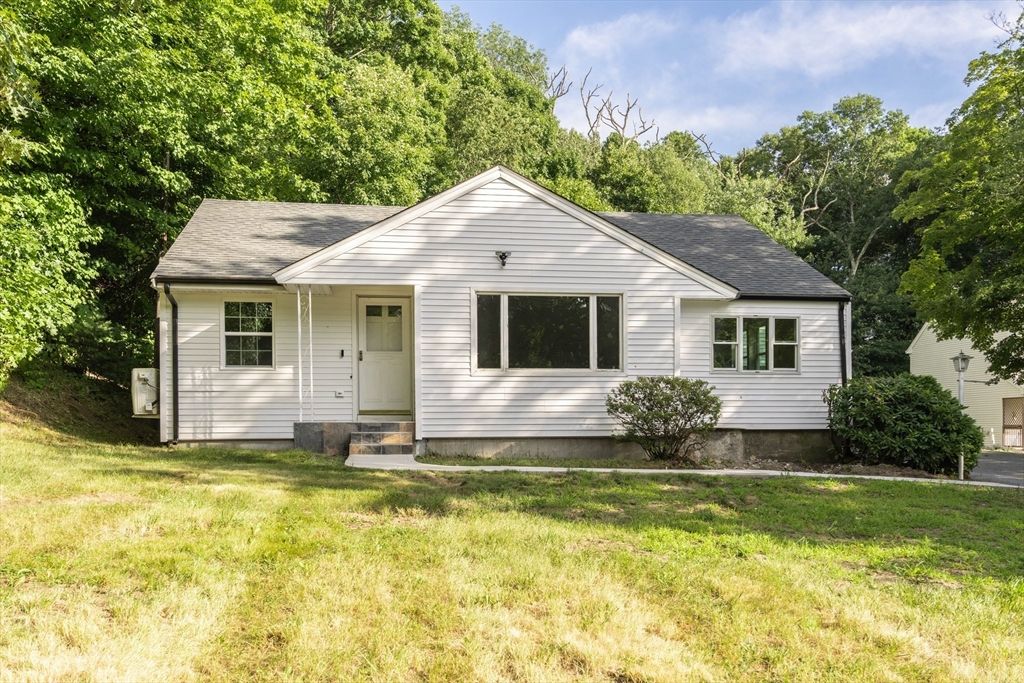 177 Hartford Ave E, Uxbridge, MA 01569