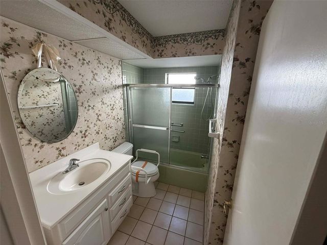 1211 CAPRI ISLES BOULEVARD 5, Venice, FL 34292