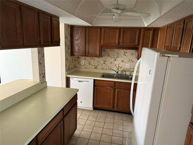 1211 CAPRI ISLES BOULEVARD 5, Venice, FL 34292