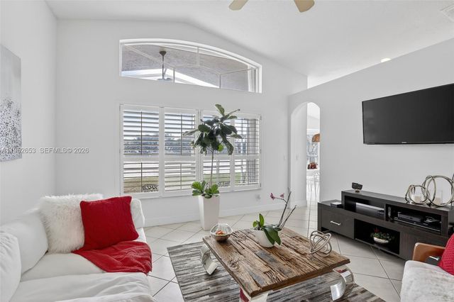 13262 NW 15th St, Pembroke Pines, FL 33028