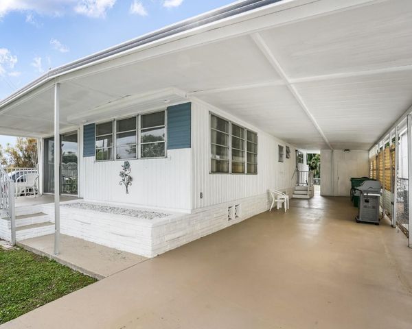 1921 SW 87th Terrace, Davie, FL 33324