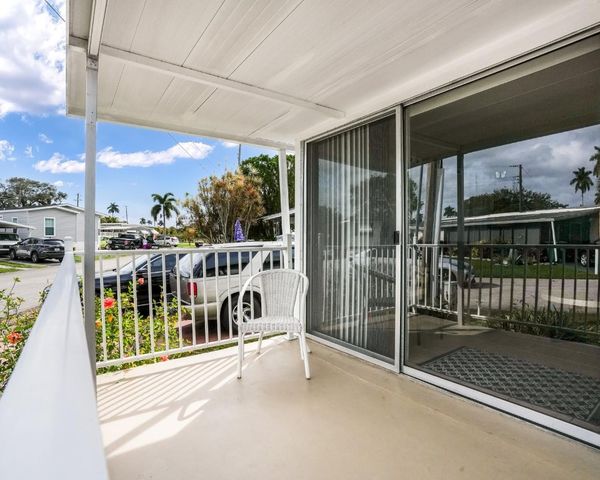 1921 SW 87th Terrace, Davie, FL 33324