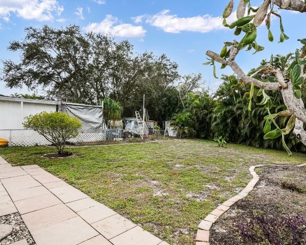 1921 SW 87th Terrace, Davie, FL 33324
