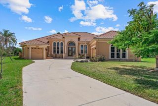 6165 9TH AVENUE CIRCLE NE, Bradenton, FL 34212