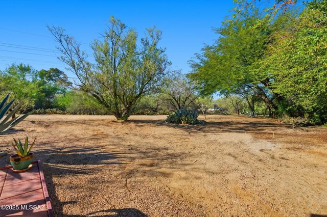 186 S Paseo Seco, Green Valley, AZ 85614