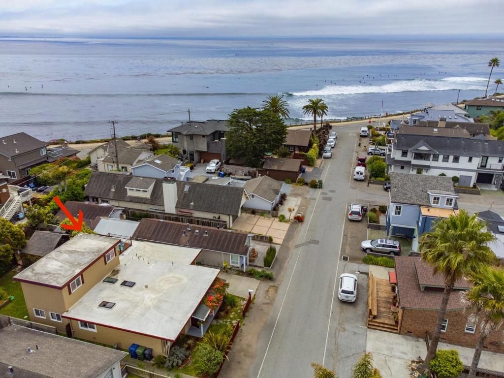 320 35th Avenue, Santa Cruz, CA 95062