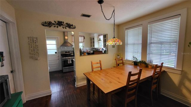 919 W WOODLAWN AVENUE, Tampa, FL 33603