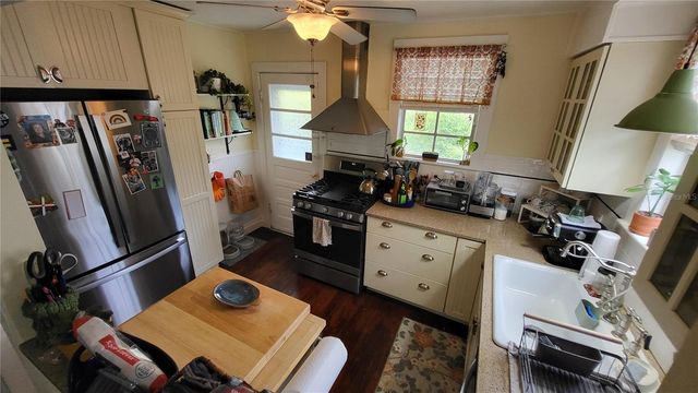 919 W WOODLAWN AVENUE, Tampa, FL 33603