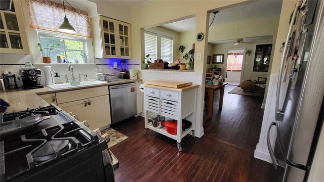 919 W WOODLAWN AVENUE, Tampa, FL 33603