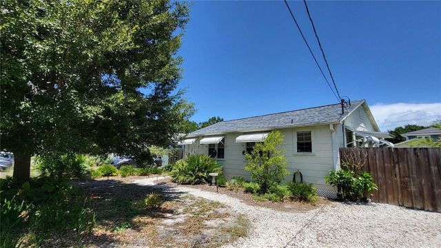 919 W WOODLAWN AVENUE, Tampa, FL 33603