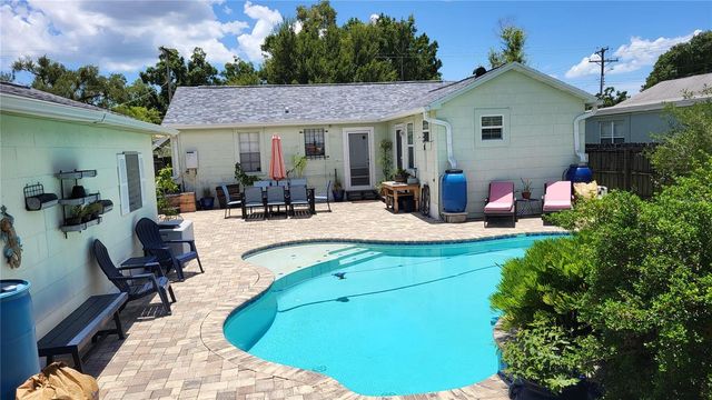 919 W WOODLAWN AVENUE, Tampa, FL 33603