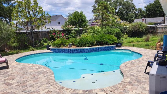 919 W WOODLAWN AVENUE, Tampa, FL 33603