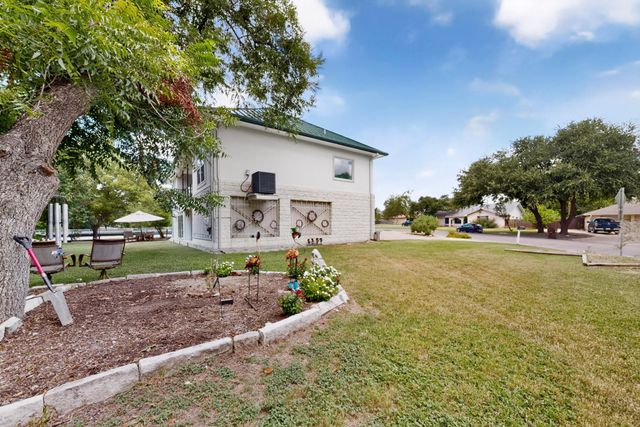 609 S LAKE CREEK DR, Round Rock, TX 78681