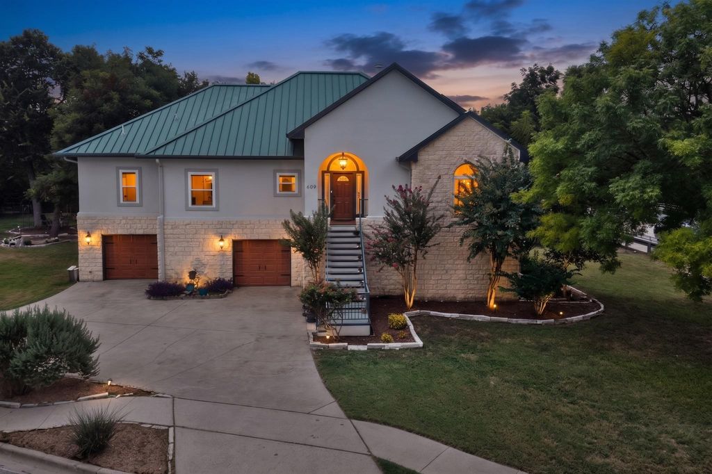 609 S LAKE CREEK DR, Round Rock, TX 78681