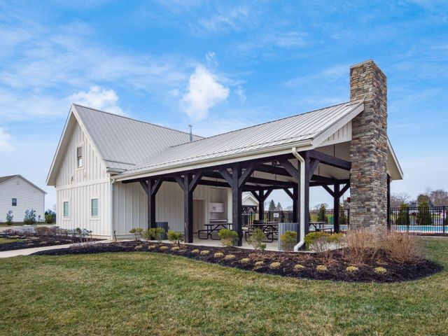 62 Chambers Bay Road, Commercial Point, OH 43116