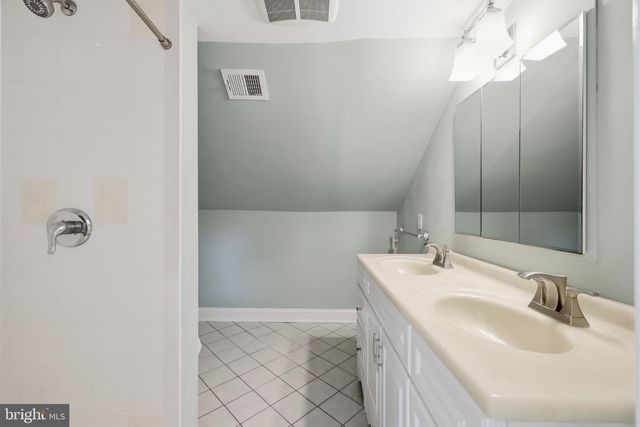 15 JEFFERSON ST NE, Washington, DC 20011