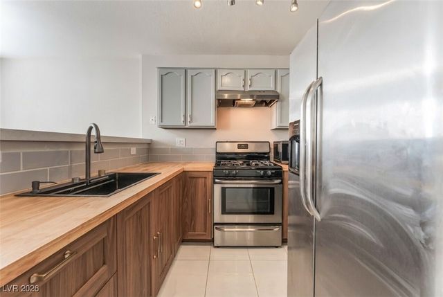 2501 Sierra Bello Avenue 104, Las Vegas, NV 89106