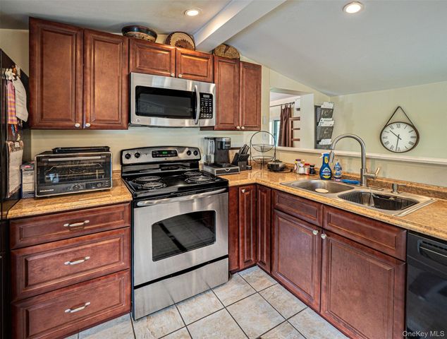 49 Interlochen Parkway, Monroe, NY 10950