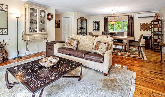 49 Interlochen Parkway, Monroe, NY 10950