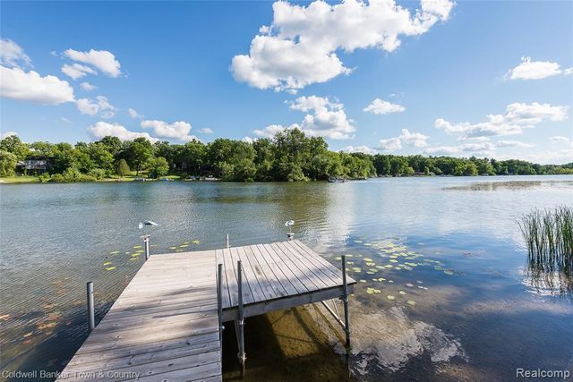 11634 Island Court, Hartland, MI 48353