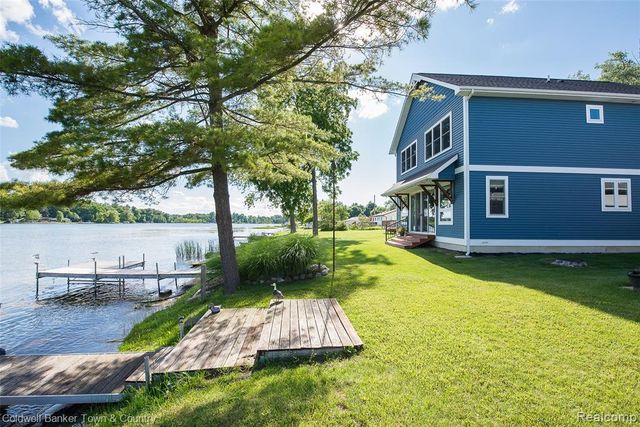 11634 Island Court, Hartland, MI 48353