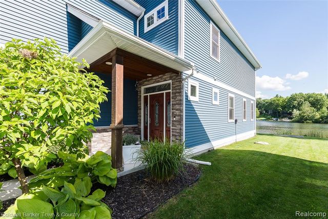11634 Island Court, Hartland, MI 48353
