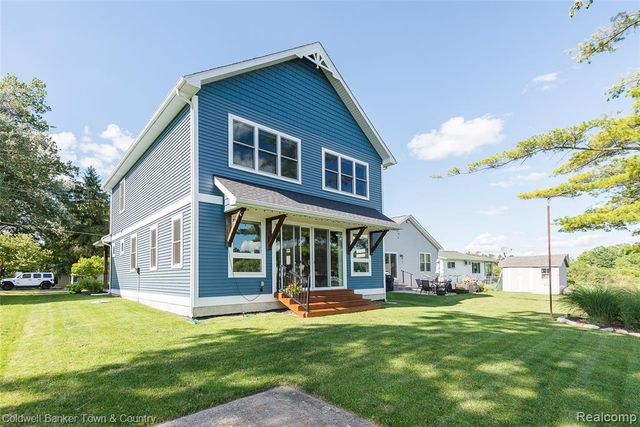 11634 Island Court, Hartland, MI 48353