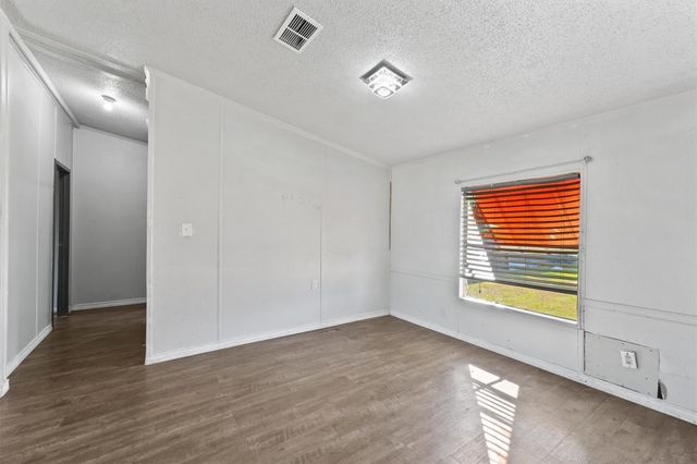 924 County Road 5021, Cleveland, TX 77327