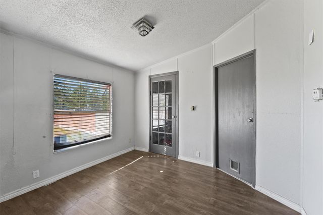 924 County Road 5021, Cleveland, TX 77327