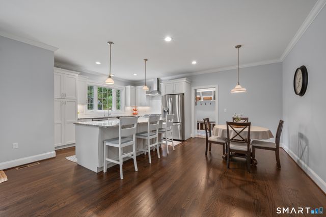 71 Abbey Road, Glastonbury, CT 06033