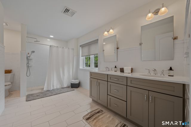 71 Abbey Road, Glastonbury, CT 06033