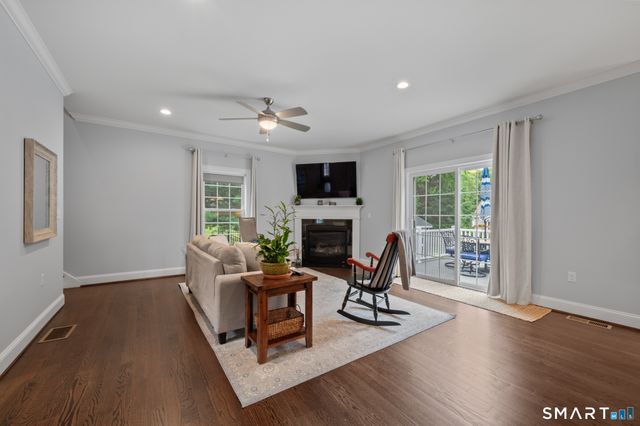 71 Abbey Road, Glastonbury, CT 06033