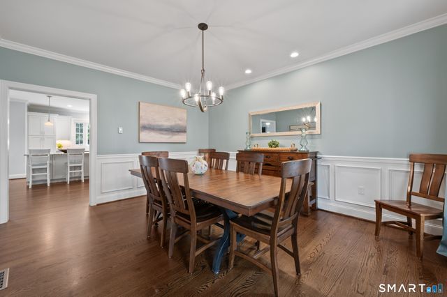 71 Abbey Road, Glastonbury, CT 06033