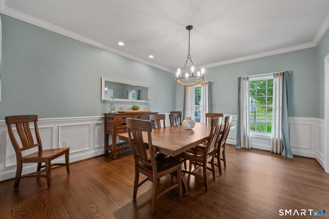 71 Abbey Road, Glastonbury, CT 06033