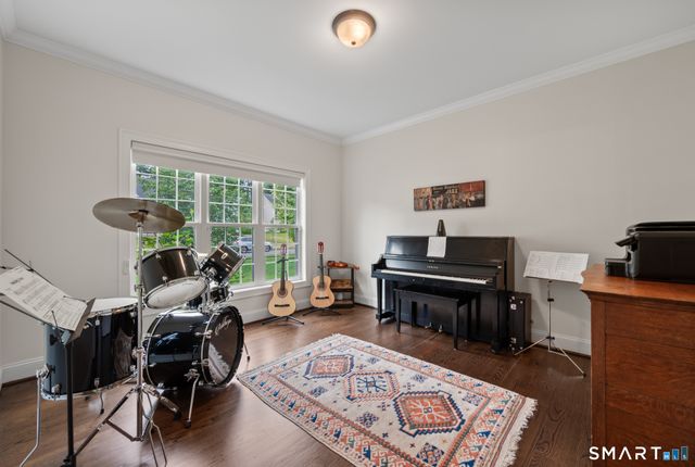 71 Abbey Road, Glastonbury, CT 06033