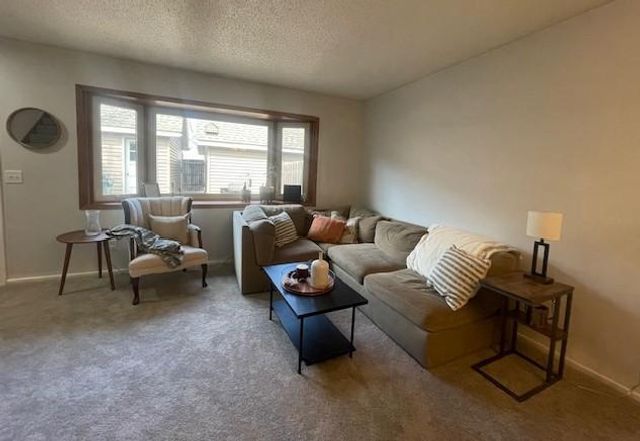 5461 E Brenner Pass, Fridley, MN 55432