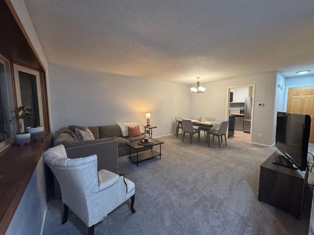 5461 E Brenner Pass, Fridley, MN 55432