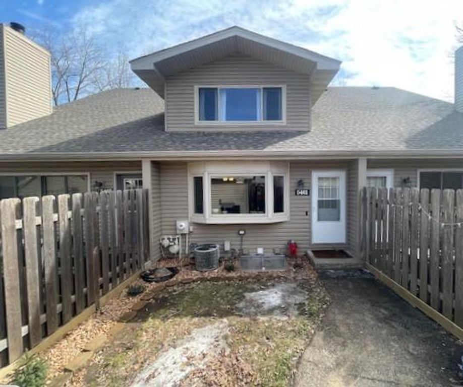 5461 E Brenner Pass, Fridley, MN 55432