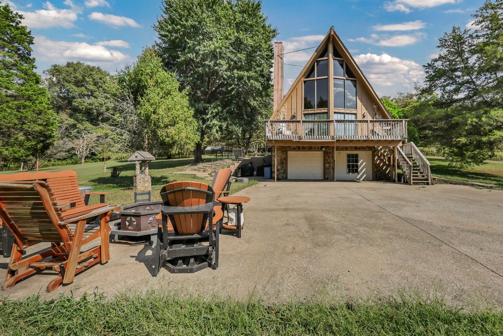 3505 Meadows Rd, Cumberland Furnace, TN 37051