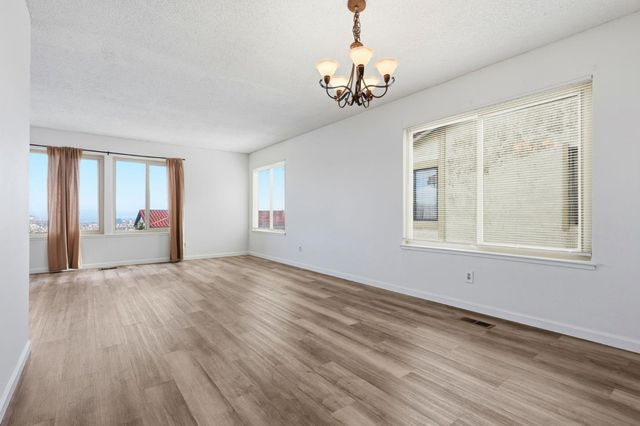 17 Vista Court, South San Francisco, CA 94080