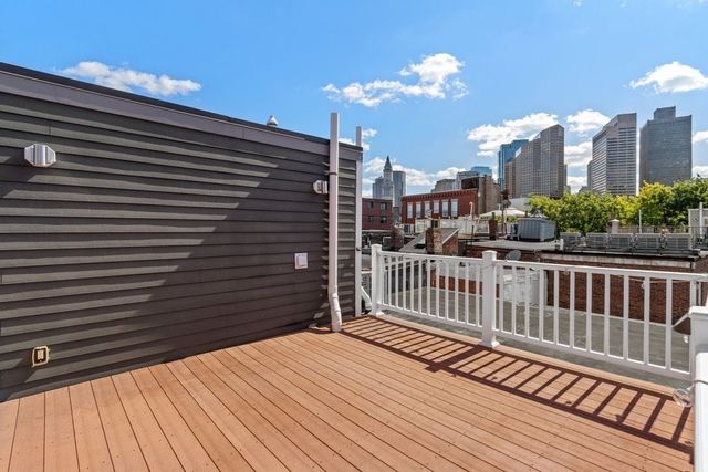 11 Wiget St 4, Boston, MA 02113