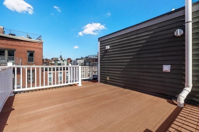 11 Wiget St 4, Boston, MA 02113