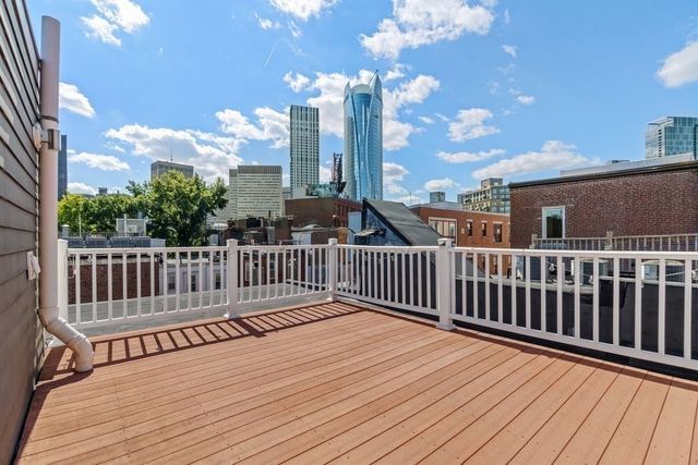 11 Wiget St 4, Boston, MA 02113
