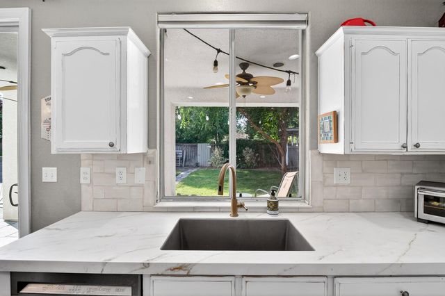 3130 Hillcrest Court, Madera, CA 93637