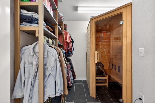 3130 Hillcrest Court, Madera, CA 93637