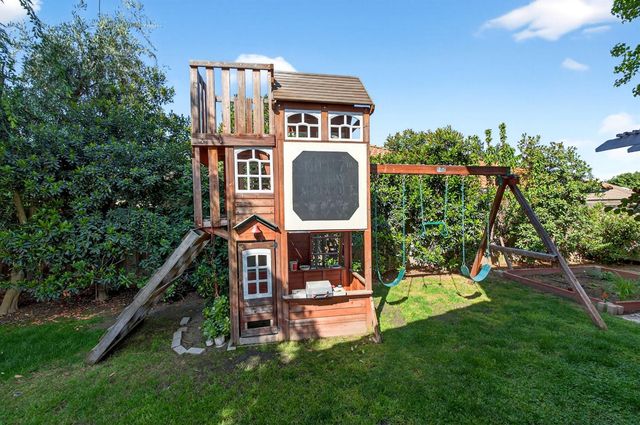 3130 Hillcrest Court, Madera, CA 93637