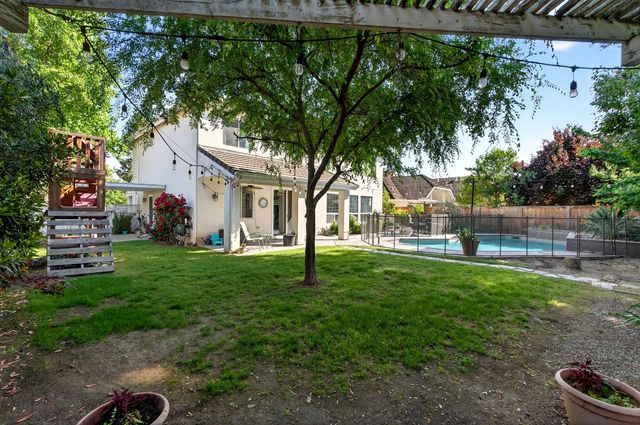 3130 Hillcrest Court, Madera, CA 93637